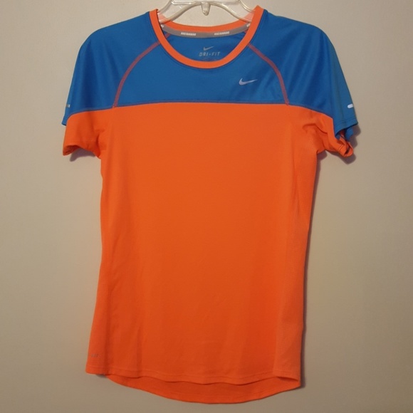Nike Tops - ✔LAST CHANCE✔Nike dri-fit M shirt